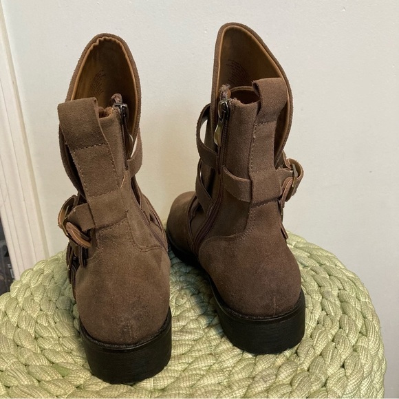 Vintage Foundry Co Justine Taupe Brown Suede Buckle Flat Moto Mid Calf Boot NWOB - Picture 6 of 9